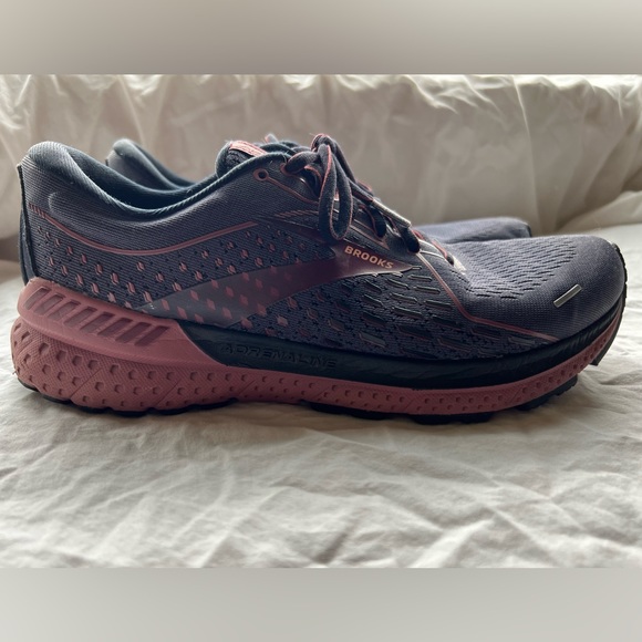 Brooks adrenaline running shoes - Picture 2 of 5